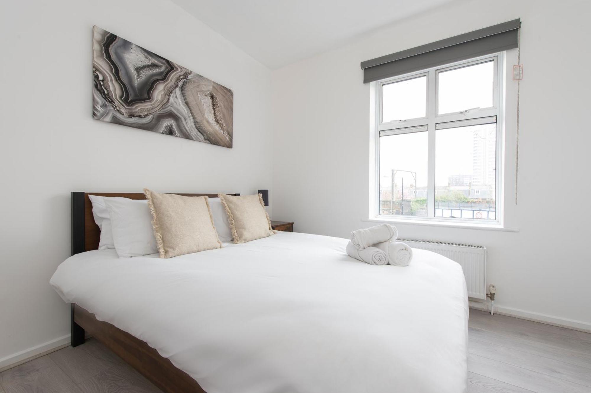 Modern Luxury Apartment By Bow Road Station London Exterior photo