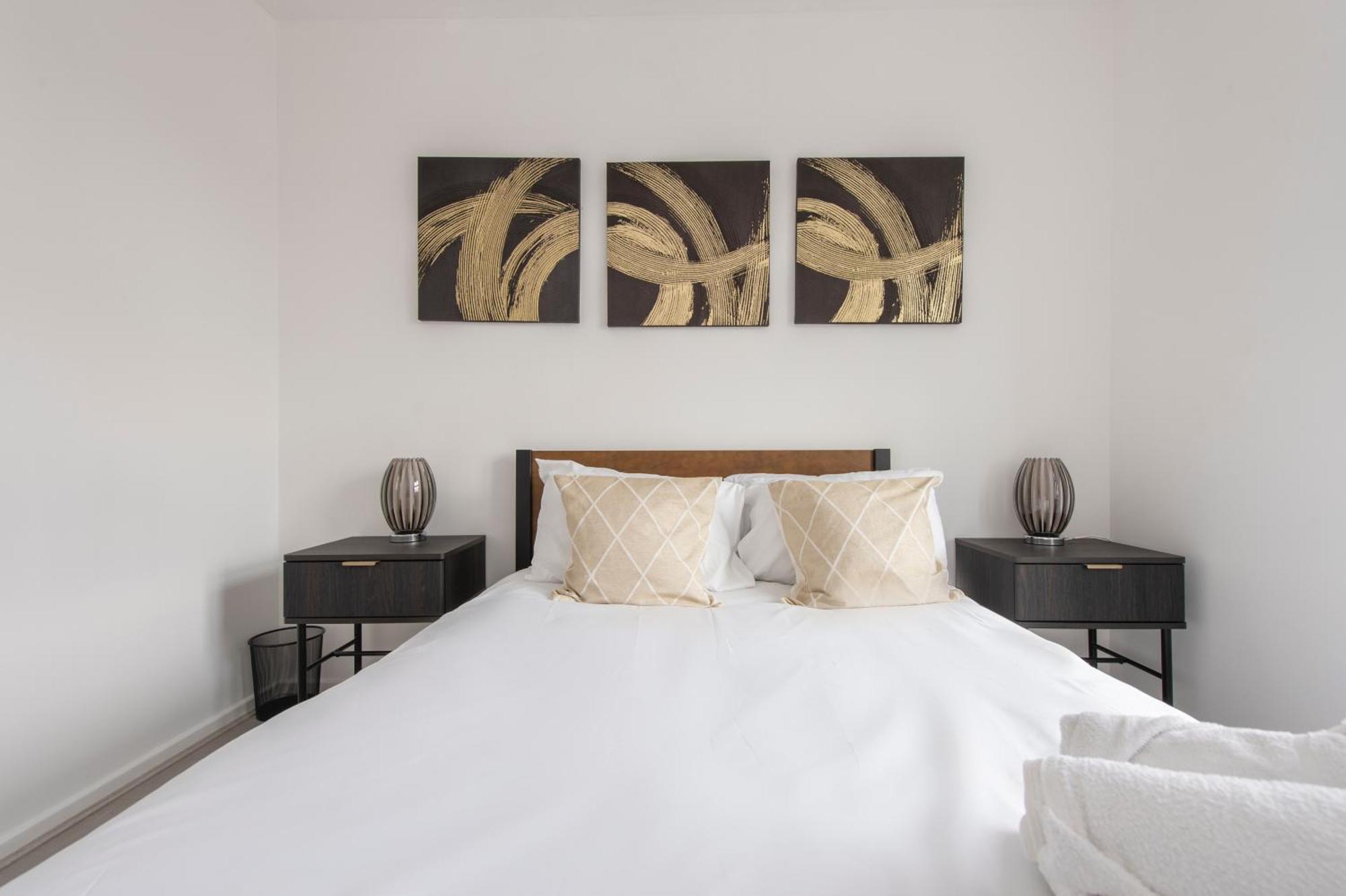 Modern Luxury Apartment By Bow Road Station London Exterior photo